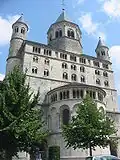 Façade occidentale de l'abbaye de Nivelles