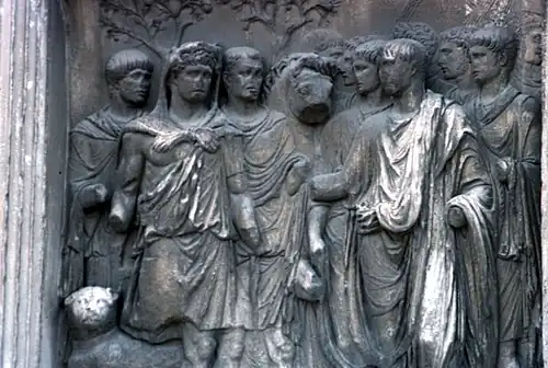 En bas, à droite : vigilance de l'empereur sur l'armée.