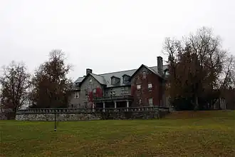 Photographie du Jennings Music Building.