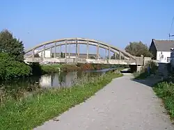 Le pont de ciment sur la Sambre