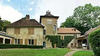 La grange Huguenet.