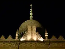 Les tables de la Loi, situées au-dessus de la façade d'entrée.