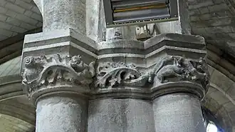 Bestiaire dans le chapiteau.