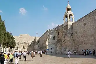 La basilique de la Nativité de Bethléem avec le clocher du monastère arménien en avant-plan.
