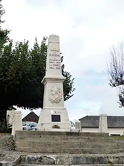 Le monument aux morts.