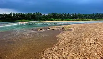 Une vue vers la source prise vers Shoranur.