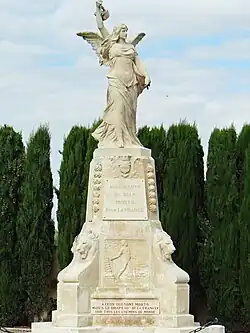 Bias, Monument.