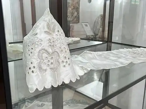 Bniqa, exposée au musée d'Oran.