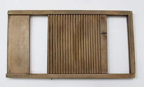 Planche à laver. 1960. Musée du mémorial de guerre d'Auckland.