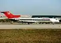 Le Boeing 727 impliqué dans l'accident (N278US), ici en décembre 1993, trois ans après l'accident}}