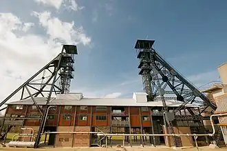 Chevalements et bâtiment de recette.