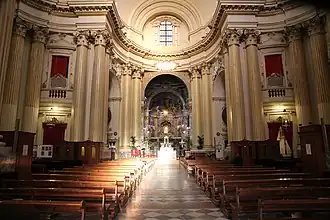 L'intérieur.