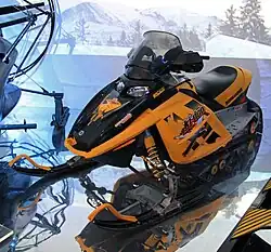 Ski-Doo Bombardier de Meurs un autre jour (2002)