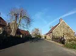 La rue du Château au lieu-dit Bonnu en 2015.