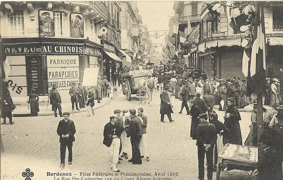 Rue Sainte-Catherine lors des fêtes fédérales et présidentielles en avril 1905.
