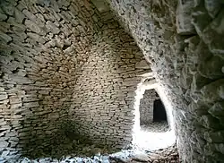 L'intérieur de la première nef.