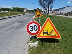 30&nbsp;km/h à cause de travaux à Cranves-Sales.