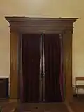 Tambour de porte.
