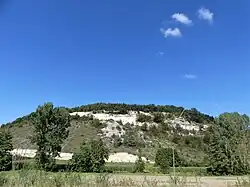 Carrière de calcaire au sud du lieu-dit Cavialle.