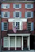 The Chester Harding House, occupée par le peintre Chester Harding entre 1826–1830, maintenant siège du Boston Bar Association.