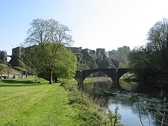 Bouillon, la Semois, le vieux pont et le château-fort.