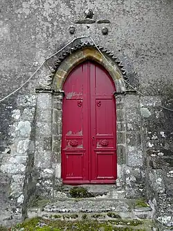 Portail principal de l'édifice.