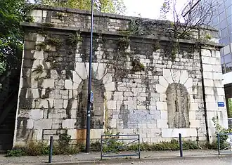 Le bastion N°9 sur le boulevard des Adieux.