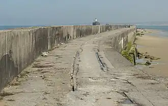 La digue Carnot, à marée basse.