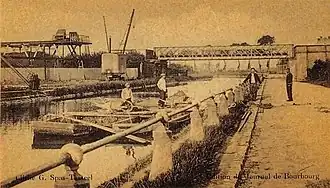 Le pont du chemin de fer au tout début du XXe&nbsp;siècle