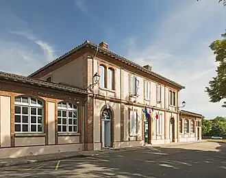 La mairie.