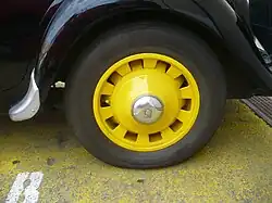 Roue jaune.