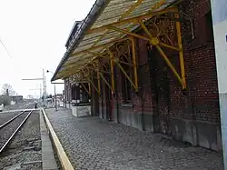 voies, quai et ancien bâtiment voyageurs