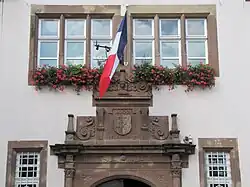 Le couronnement du portail.