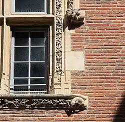 Culots sculptés de la fenêtre de l'hôtel Boysson-Cheverry.