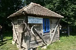 Cabane ancienne à Brasina