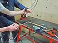 La transmission des savoirs. La brasure sur cuivre : préparation.