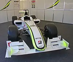 Photo de l’avant de la BGP 001 n°22 de Button, en exposition