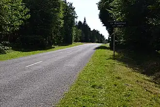 Panneau indiquant le sommet du Breitfirst sur la D 27 en direction de la route des Crêtes.