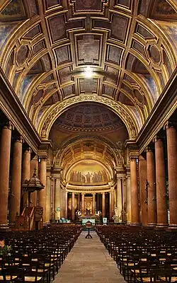 Intérieur de la cathédrale Saint-Pierre de Rennes.