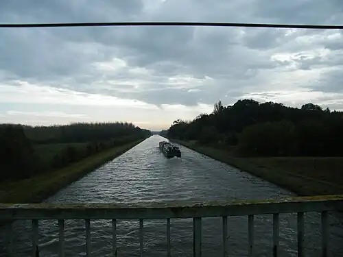 Le canal du Nord à Breuil.