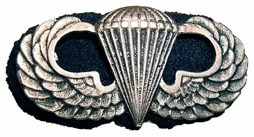 Brevet de parachutiste US porté par les "choc"