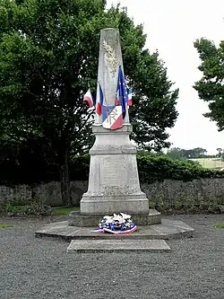Le monument aux morts.