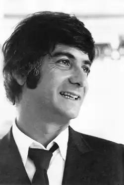 Jean-Claude Brialy(Paul Martin)