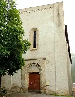 Façade d'entrée de l'ancienne église des Cordeliers