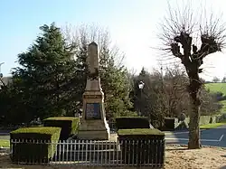 Le monument aux morts en 2012.