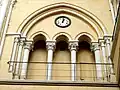 Faux triforium du clocher.
