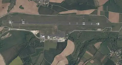 Aéroport d'Angoulême - Brie Champniers en 2011.