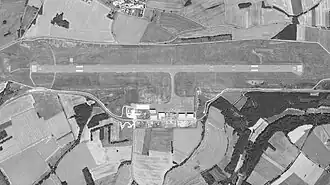 Aéroport d'Angoulême - Brie Champniers en 2000.