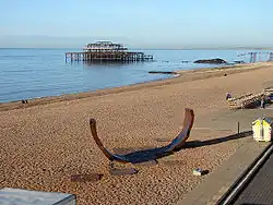 La jetée ouest en ruines.