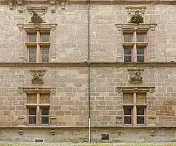 La façade du grand pavillon sur la cour d'honneur.